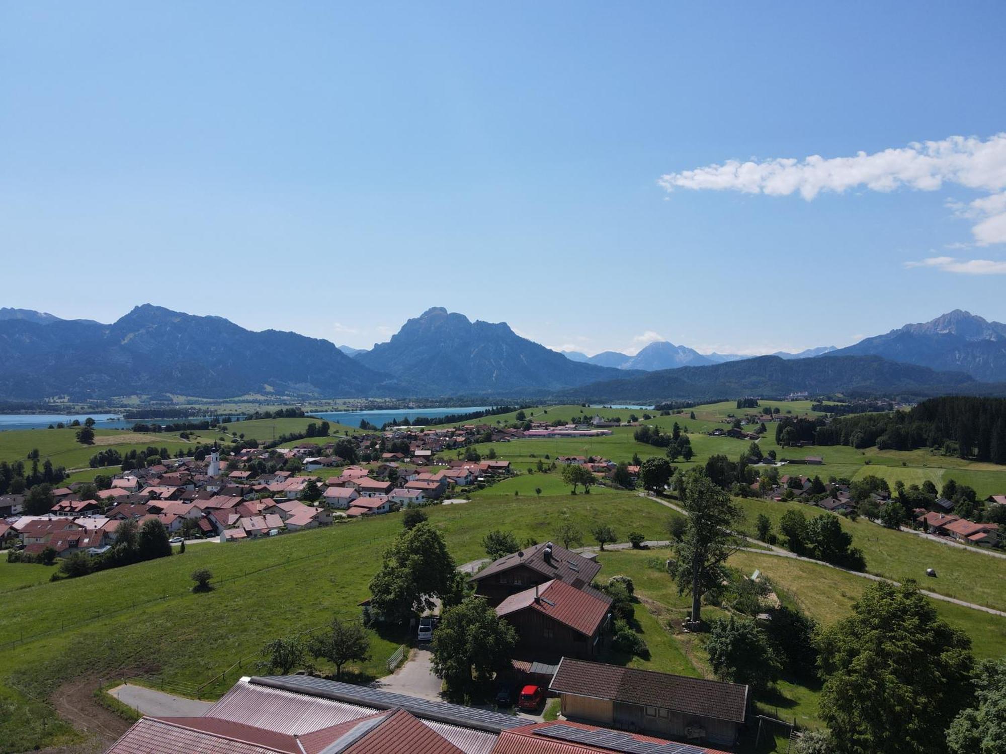 Chalet - Ferienwohnungen - Biohof Stoeger - Panoramasuedbalkon - Grandiose Aussicht Auf See, Berge Und Schloss Neuschwanstein Rieden Exterior foto