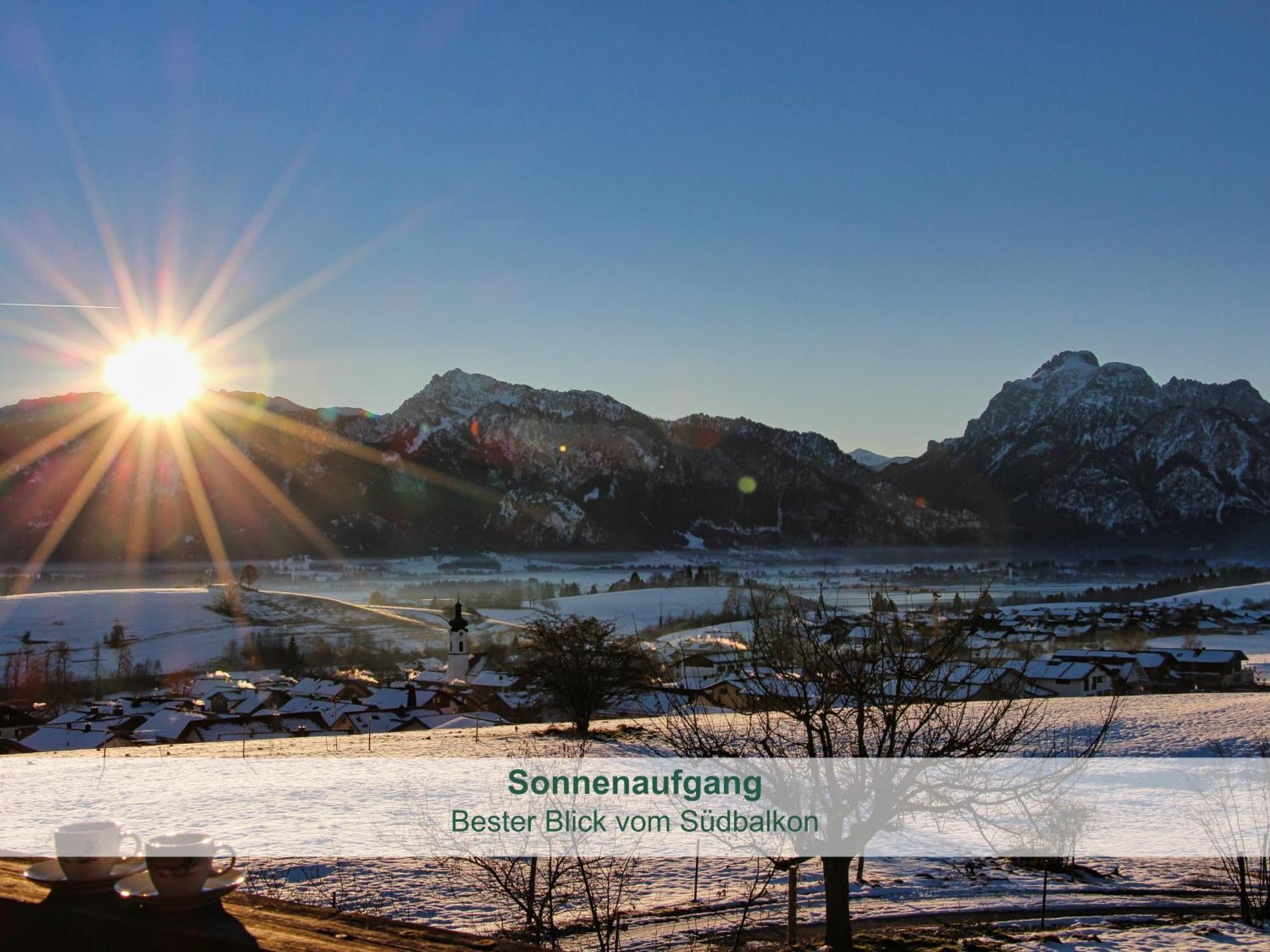 Chalet - Ferienwohnungen - Biohof Stoeger - Panoramasuedbalkon - Grandiose Aussicht Auf See, Berge Und Schloss Neuschwanstein Rieden Exterior foto
